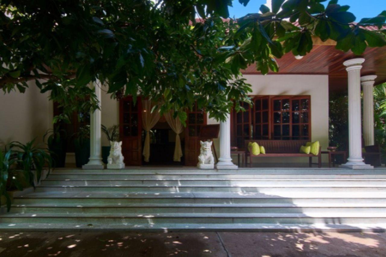 Hotel The Kabiki Phnom Penh Exterior foto