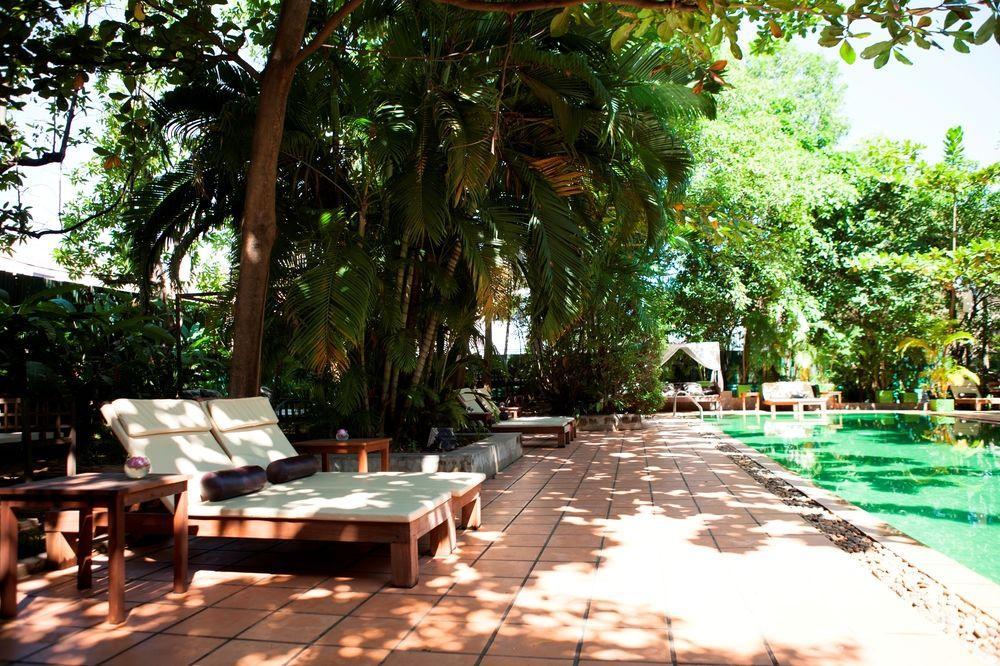 Hotel The Kabiki Phnom Penh Exterior foto